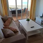 En Edificio Stella Maris フエンヒロラ